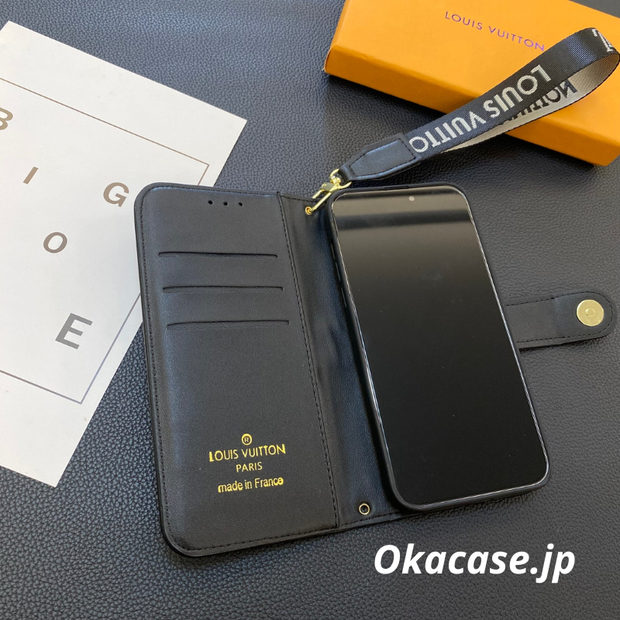 モノグラム柄レザー手帳型iPhoneケース 黒印刷（カード収納・ストラップ付き／ビッグプリント）-OKLB002