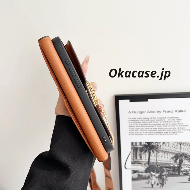 ラグジュアリー フォリオ モノグラム iPhoneケース（カードホルダー＆クロスボディストラップ付き）-OKMTY002